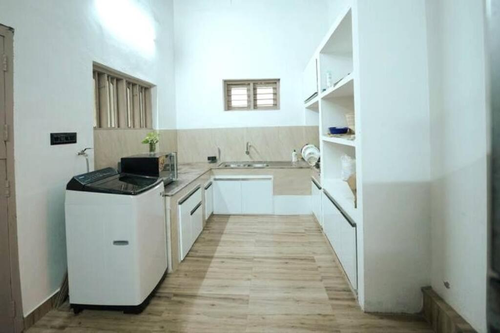 Thekkaniyil Apartment *