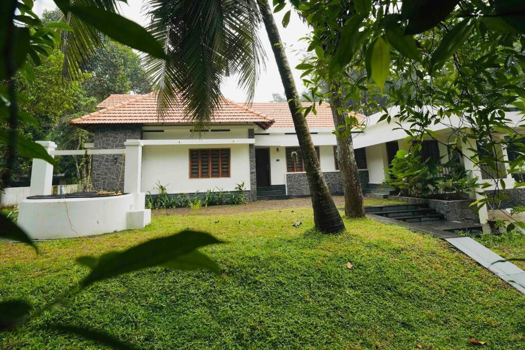 Thekkaniyil Apartment Kottayam